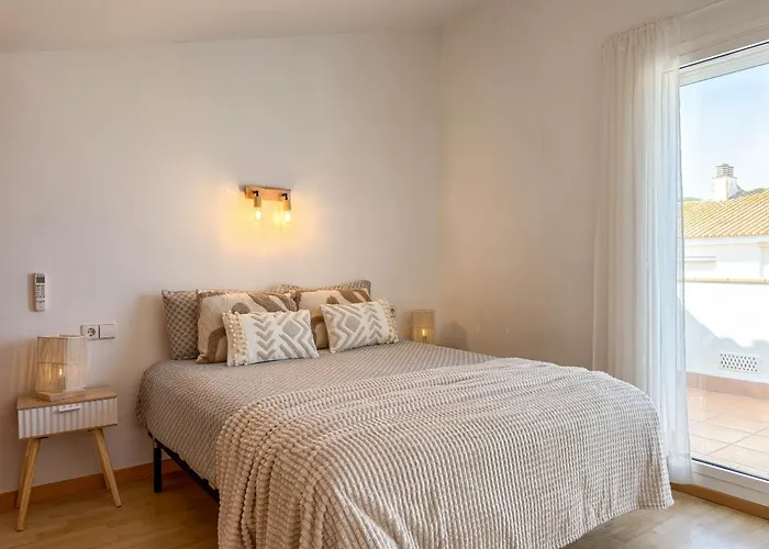 Iona Apartment *